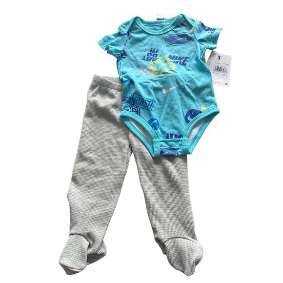 Nike baby boys BODYSUIT Sz 9 months short sleeve NEW Blue logo - Picture 1 of 4